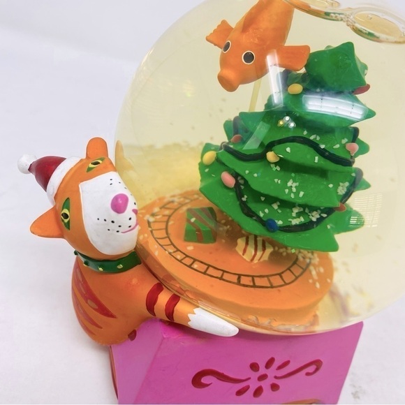 Department 56 Cat On The Goldfish Bowl Musical Snow Globe 1994 - Picture 1 of 8